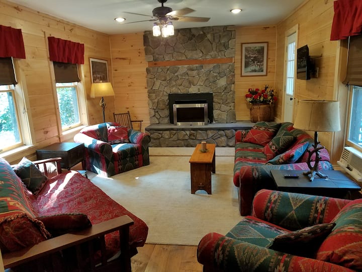 Warrensburg Log Cabin - Lake George, NY