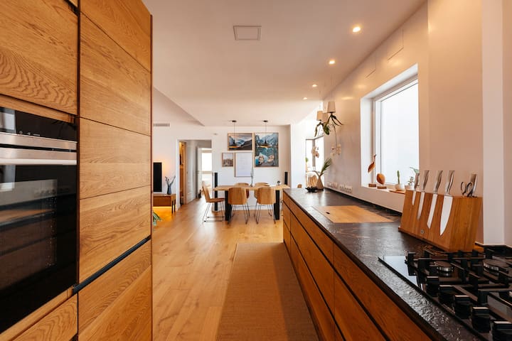 Luxury Apartment Sagrada Familia & Ocean View★★★★★ gallery image 4