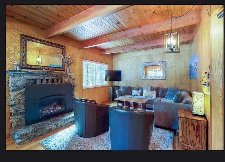 Cheerful And Bright Tahoe City Cabin Close To All! - Tahoe City, CA