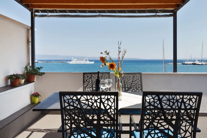 Apartment center big terrace