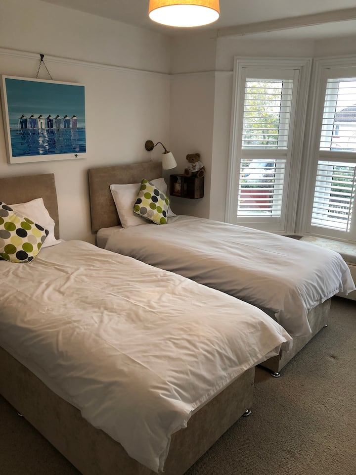 Bedroom 3 set up with 2 large singles but can be made up as a super-king. 