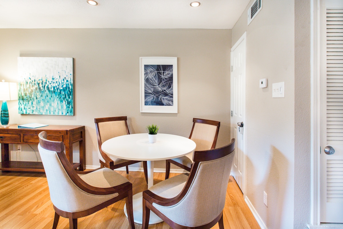 Fabulous South Lamar Condominium with Luxury Touches
