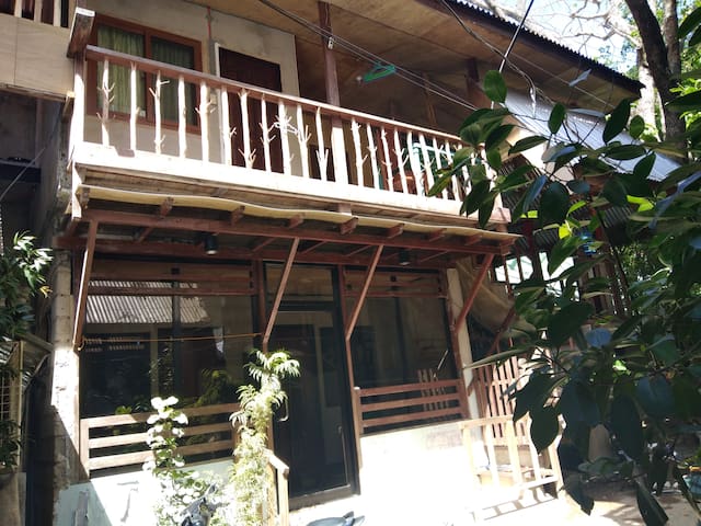 DARLEM INN RM2(w/ ac,hot shower,(w/o breakfast)