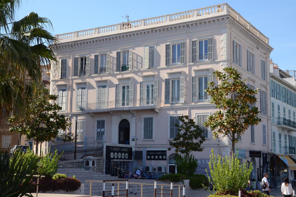 Building with historic charm at the end of the Old Port