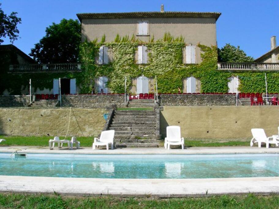 Piscine et terrasses