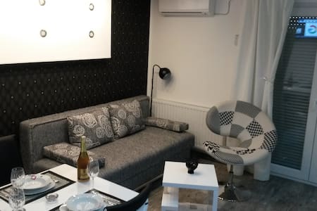 Korenica sublets, short term rentals & rooms for rent airbnb ... Living rustico moderno parquet