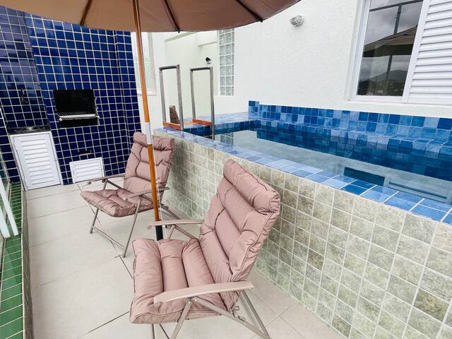 Entire home with 3 bedrooms in Bertioga - Cobertura vista para o mar e centro de Bertioga