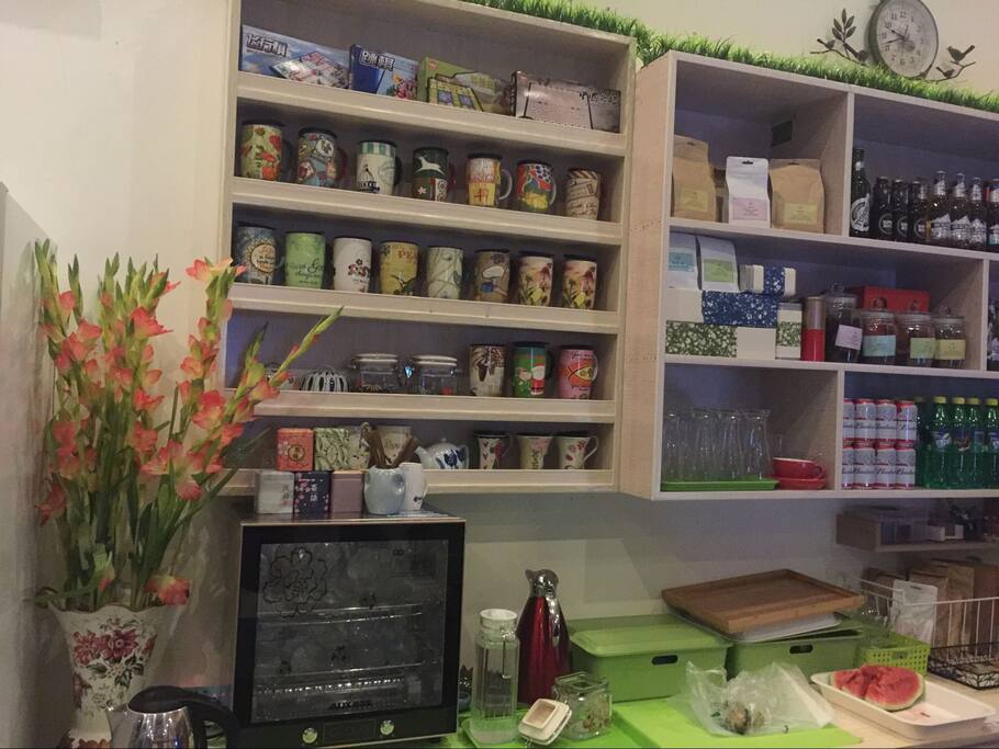 咖啡、奶茶、峨眉茶