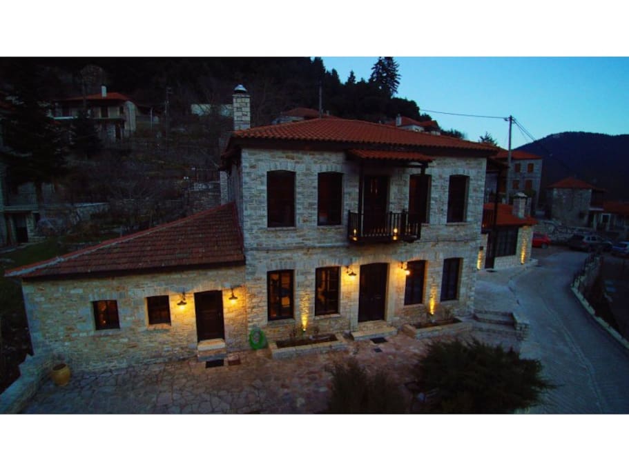 Seasons-Winter 5 Bedroom Home 250m2