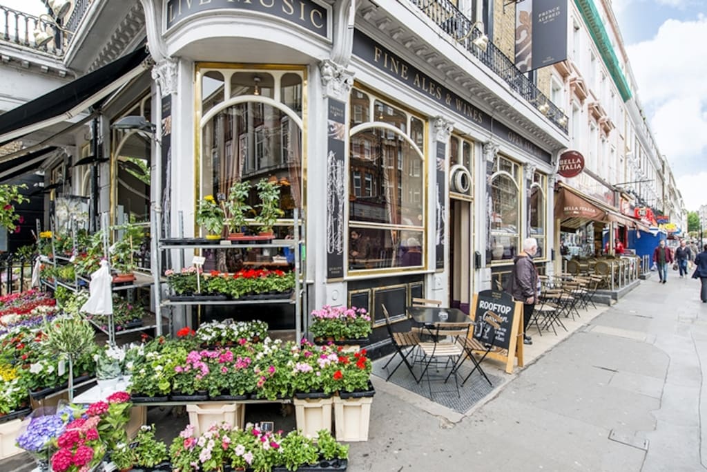 Westbourne Grove is a stretch full of boutiques, health shops, restaurants, shops, bars & Pubs