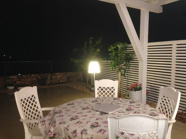 Furnished garden apartment 2 rooms