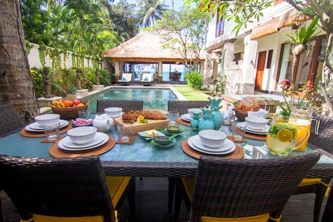 Villa Anjani - Beachfront & Snorkeling w/Cook