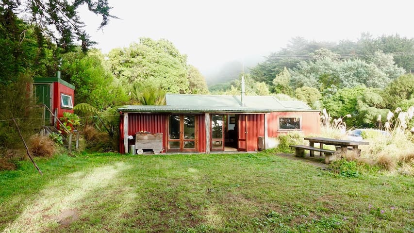 The Red House Pigeon Bay Cottages For Rent In Pigeon Bay