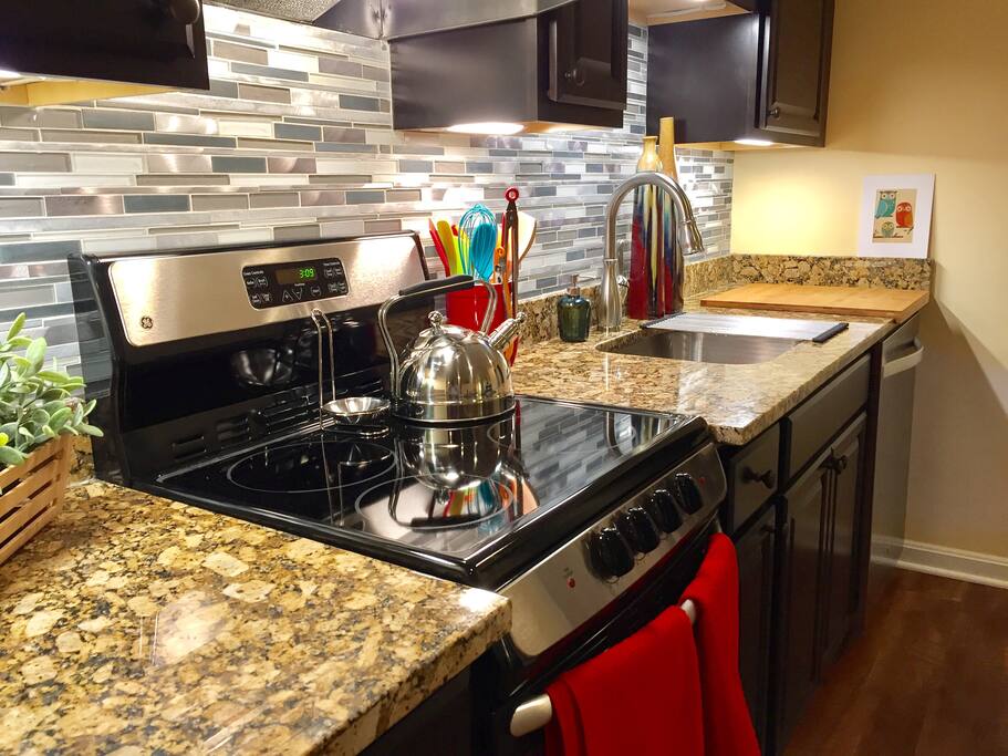 Modern, low maintenance kitchen. Fully functional and stocked with the equipment you need to make a fabulous dinner.