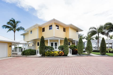 Lush Waterfront Home On Bay St. Lucie