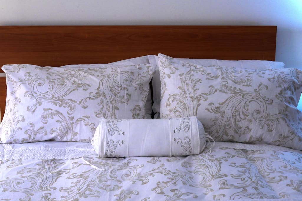 Bed detail