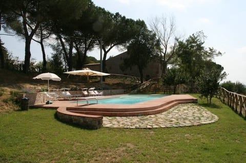 IL BERNETO old casale with private swimming pool