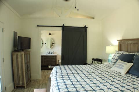 Popular Airbnb listing: Love St. Hideaway in Smyrna