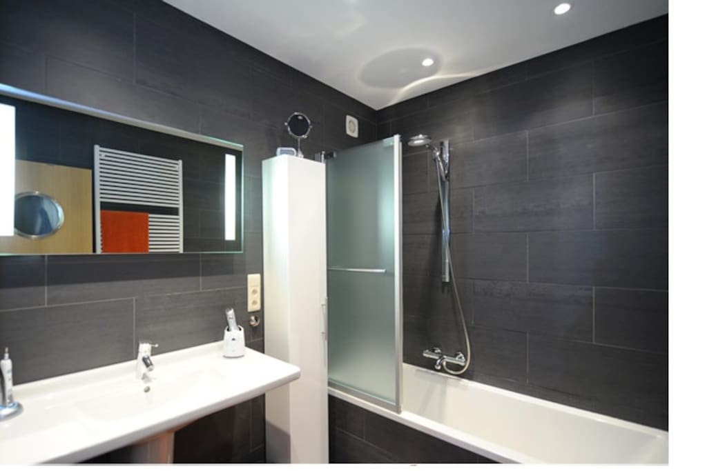 Bathroom - bad and shower
