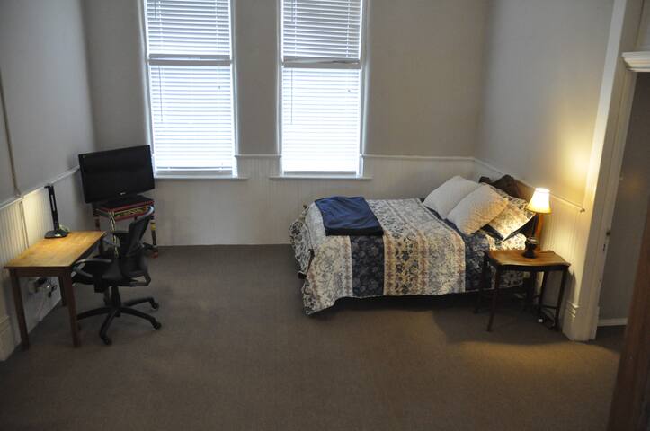 Center of downtown, 2 BR, 1 BA  loft-like space