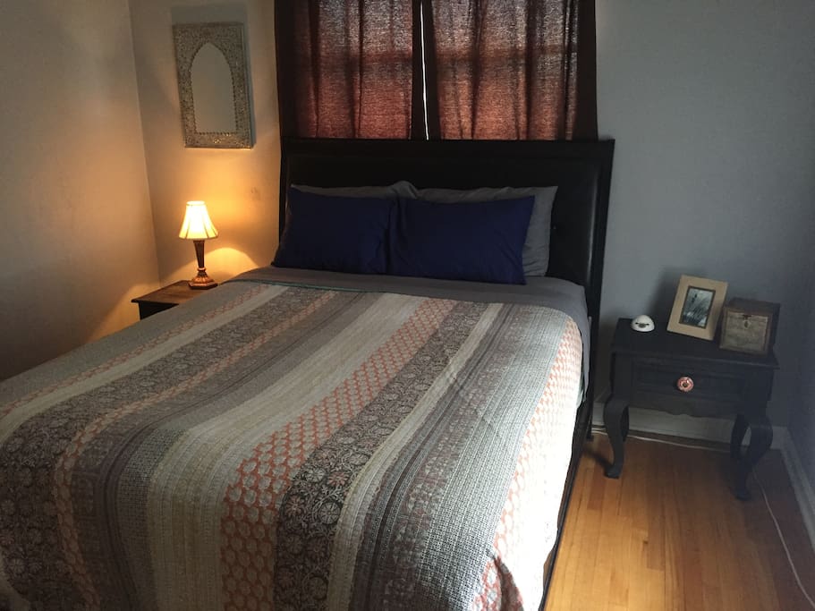 Guest room with pillow top mattress