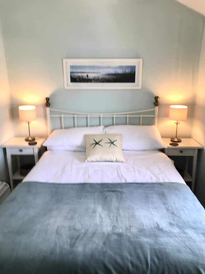 Spálňa s manželskou posteľou