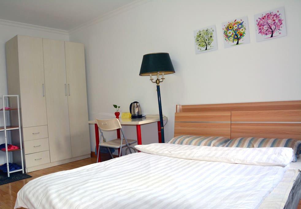主卧 master bedroom