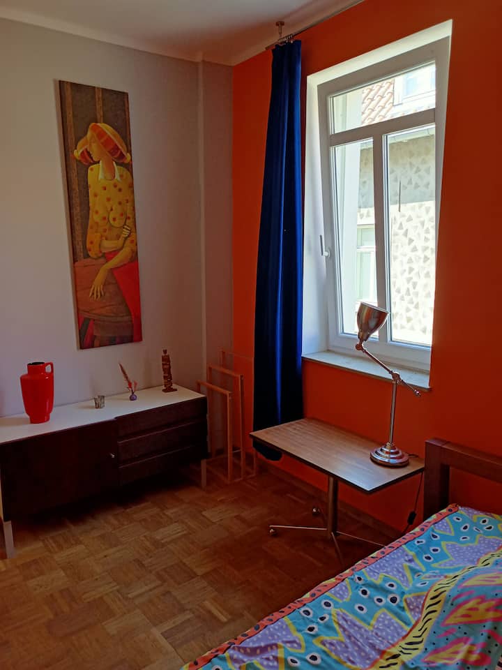 Schlafzimmer 1