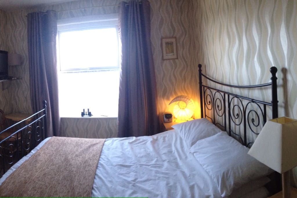 Comfy room with views to abbey fields