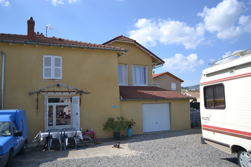 la maison et sa terrasse