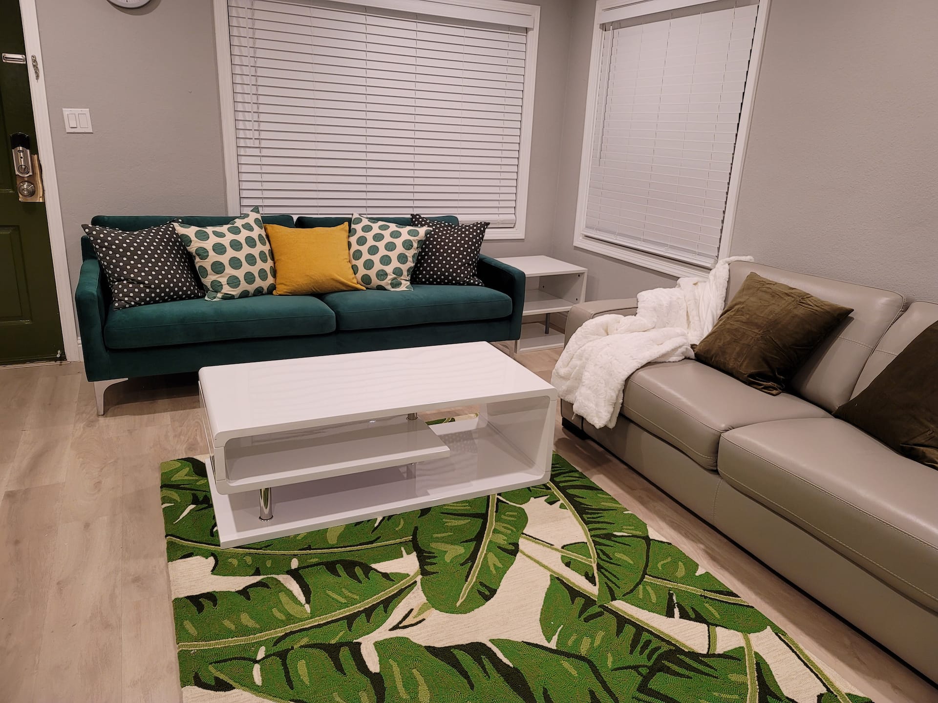 Tropical Modern Oasis With Fully Fenced Yard 22409 — photo 5