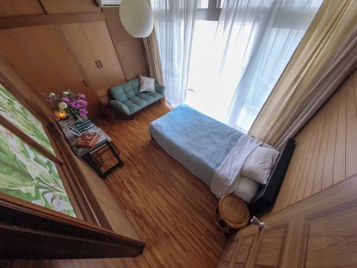 Спална соба бр. 3 на 3-ти кат со директен пристап до балконот. Со јапонски прозорец, светла и забавна!  3階にある寝室3 ベランダに面して明るく障子窓がついてるキュートな寝室