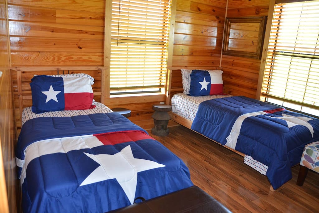 2 single beds in the bedroom. In the living room are fold-out couches that sleep 2.