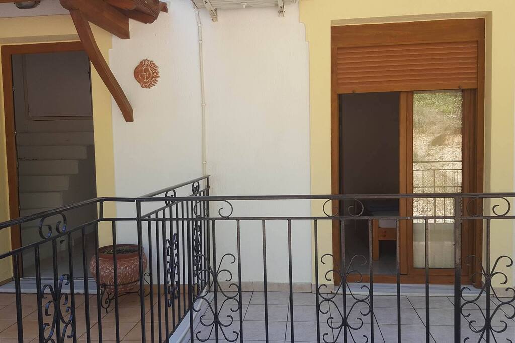 balcony