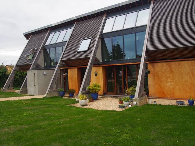 Chambre IL dans  maison d'architecte