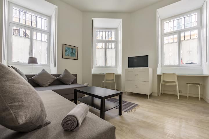Luminous Studio In Central Chiado - Lisboa