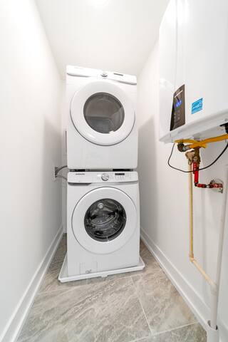 City Hideaway with Stunning Rooftop Escape #4 gallery image 3