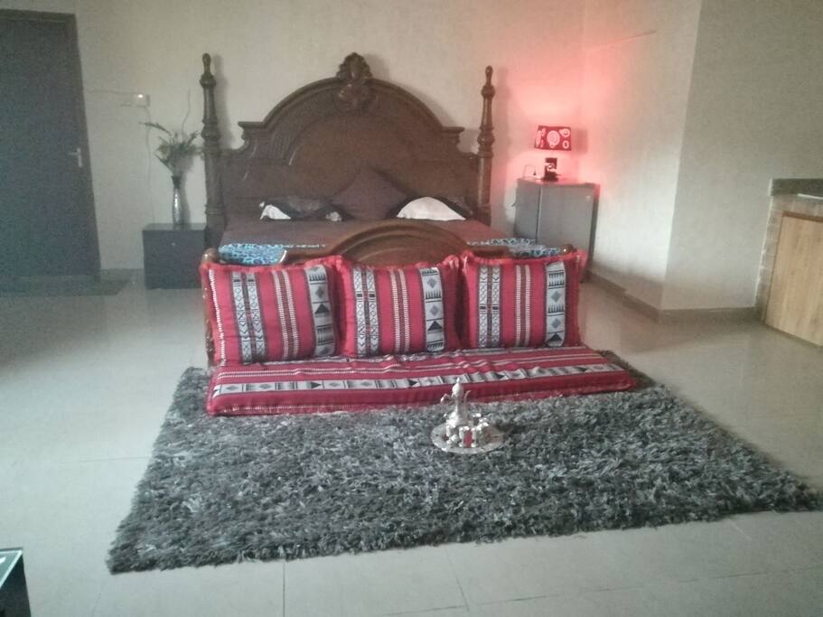 Traditional omani bedroom king size huge bed