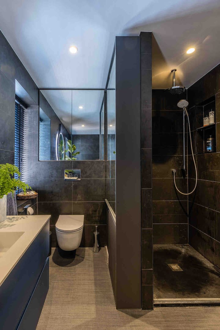 Stunning architectural home, sleeps 8, Dublin.