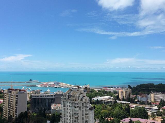 Апартаменты в центре Сочи с видом на море