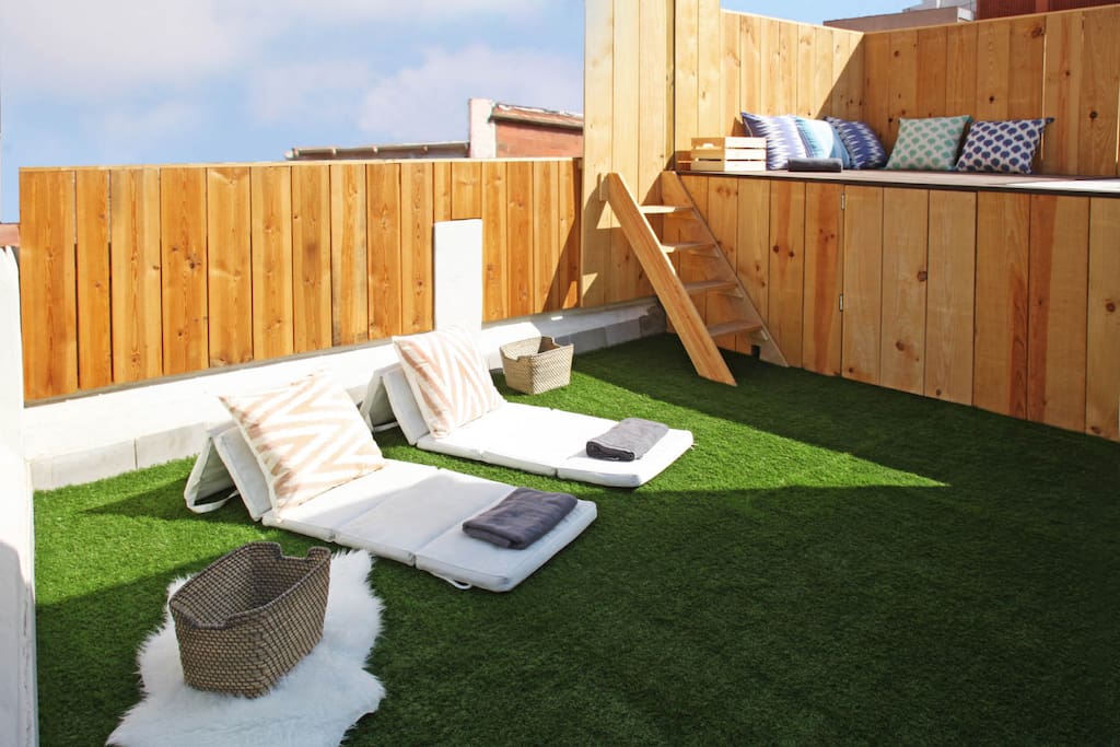 Piscina y solarium