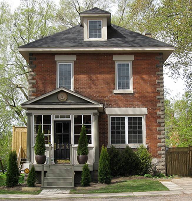 Our Century Home in Belleville's Old East Hill welcomes you to a fully equipped second floor apartment - 'Rivendell Suite'.
