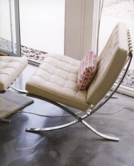 look, it's a chair! (but a lovely modern one at that)