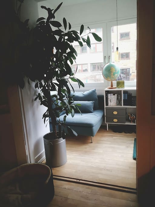 Living rom with exit to private yard