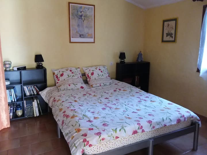 Dhomë gjumi me krevat të hapur 140 ×190
