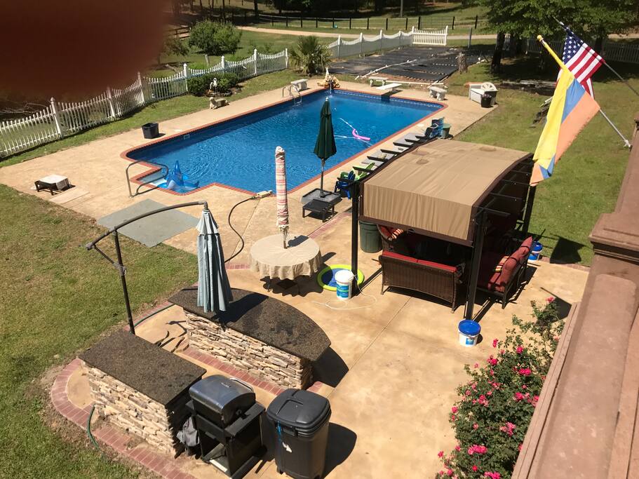 View of the Pool/Bbq from deck
