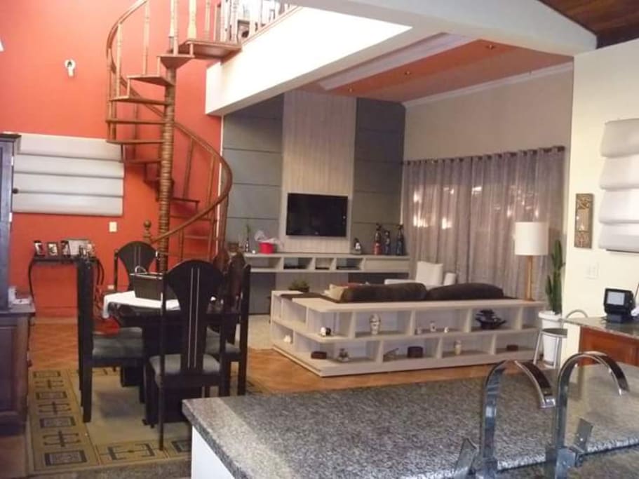 Sala de estar anexo sala de tv, compartilhada