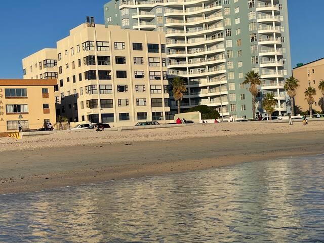 Jackie’sStrand Modern Secure 3 bed Beach Apartment gallery image 2