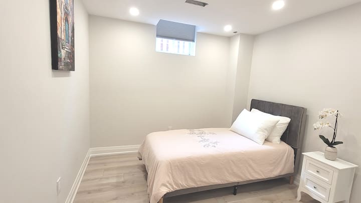 Მეორე საძინებელი ორადგილიანი საწოლით