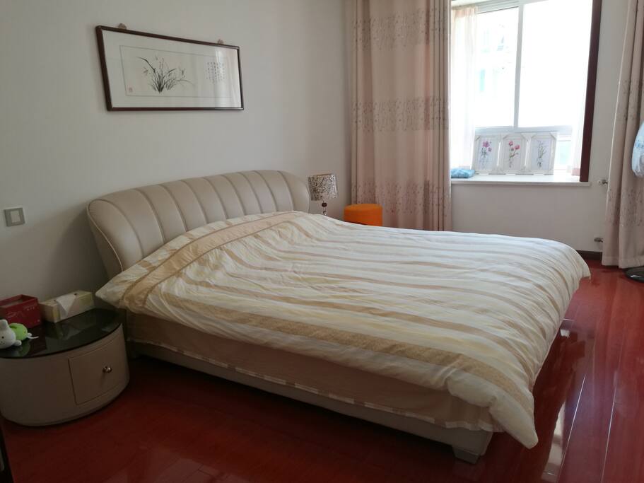 大床房1.8米,阳光充足